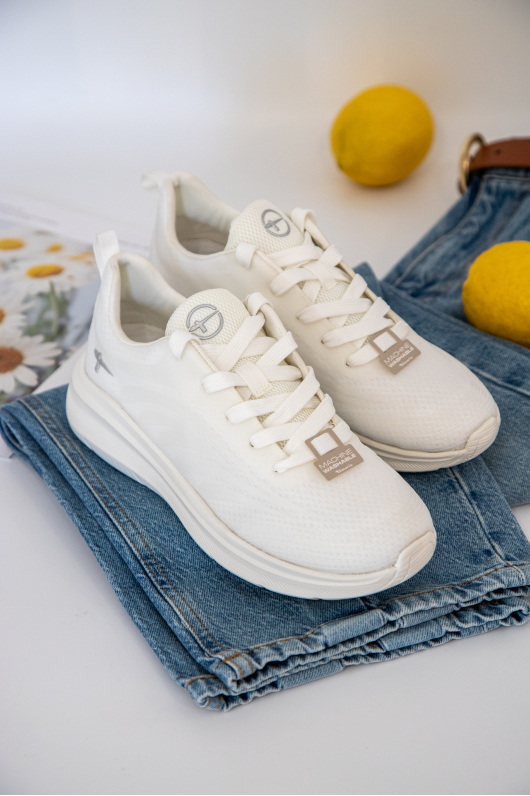 Кроссовки Tamaris - созданные для вашего комфорта и стиля.